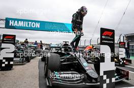 Lewis Hamilton (GBR) Mercedes AMG F1 W11 celebrates his record breaking 92nd Grand Prix victory in parc ferme. 25.10.2020. Formula 1 World Championship, Rd 12, Portuguese Grand Prix, Portimao, Portugal, Race Day.