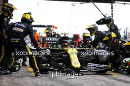 Esteban Ocon (FRA) Renault F1 Team RS20 makes a pit stop. 25.10.2020. Formula 1 World Championship, Rd 12, Portuguese Grand Prix, Portimao, Portugal, Race Day.