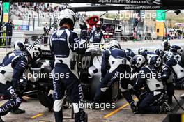 Daniil Kvyat (RUS) AlphaTauri AT01 makes a pit stop. 25.10.2020. Formula 1 World Championship, Rd 12, Portuguese Grand Prix, Portimao, Portugal, Race Day.