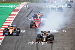 Max Verstappen (NLD) Red Bull Racing RB16 locks up under braking at the start of the race. 25.10.2020. Formula 1 World Championship, Rd 12, Portuguese Grand Prix, Portimao, Portugal, Race Day.