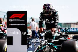 Lewis Hamilton (GBR) Mercedes AMG F1 W11 in qualifying parc ferme. 24.10.2020. Formula 1 World Championship, Rd 12, Portuguese Grand Prix, Portimao, Portugal, Qualifying Day.