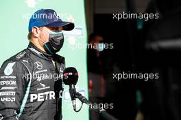 Valtteri Bottas (FIN) Mercedes AMG F1 in qualifying parc ferme. 24.10.2020. Formula 1 World Championship, Rd 12, Portuguese Grand Prix, Portimao, Portugal, Qualifying Day.