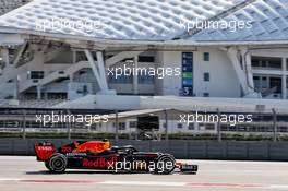 Alexander Albon (THA) Red Bull Racing RB16. 25.09.2020. Formula 1 World Championship, Rd 10, Russian Grand Prix, Sochi Autodrom, Sochi, Russia, Practice Day.