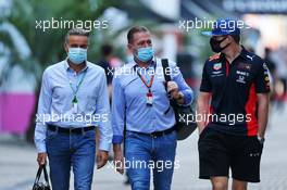 (L to R): Raymond Vermeulen (NLD) Driver Manager with Jos Verstappen (NLD) and Max Verstappen (NLD) Red Bull Racing. 25.09.2020. Formula 1 World Championship, Rd 10, Russian Grand Prix, Sochi Autodrom, Sochi, Russia, Practice Day.