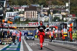 Sebastian Vettel (GER) Ferrari on the grid. 27.09.2020. Formula 1 World Championship, Rd 10, Russian Grand Prix, Sochi Autodrom, Sochi, Russia, Race Day.