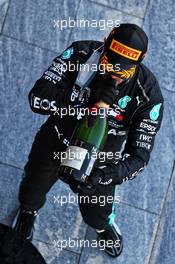 Race winner Valtteri Bottas (FIN) Mercedes AMG F1 celebrates on the podium. 27.09.2020. Formula 1 World Championship, Rd 10, Russian Grand Prix, Sochi Autodrom, Sochi, Russia, Race Day.