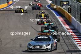 Lewis Hamilton (GBR) Mercedes AMG F1 W11 leads behind the FIA Safety Car. 27.09.2020. Formula 1 World Championship, Rd 10, Russian Grand Prix, Sochi Autodrom, Sochi, Russia, Race Day.