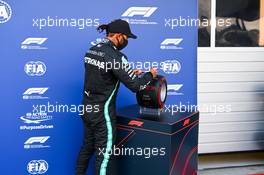 Lewis Hamilton (GBR) Mercedes AMG F1 celebrates his pole position in qualifying parc ferme. 26.09.2020. Formula 1 World Championship, Rd 10, Russian Grand Prix, Sochi Autodrom, Sochi, Russia, Qualifying Day.