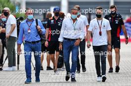 (L to R): Jos Verstappen (NLD); Raymond Vermeulen (NLD) Manager of Max Verstappen (NLD) Red Bull Racing; and Stoffel Vandoorne (BEL) Mercedes AMG F1 Reserve Driver. 26.09.2020. Formula 1 World Championship, Rd 10, Russian Grand Prix, Sochi Autodrom, Sochi, Russia, Qualifying Day.