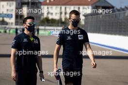 Daniil Kvyat (RUS) AlphaTauri walks the circuit with the team. 24.09.2020. Formula 1 World Championship, Rd 10, Russian Grand Prix, Sochi Autodrom, Sochi, Russia, Preparation Day.