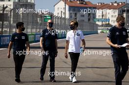 Pierre Gasly (FRA) AlphaTauri walks the circuit with the team. 24.09.2020. Formula 1 World Championship, Rd 10, Russian Grand Prix, Sochi Autodrom, Sochi, Russia, Preparation Day.