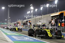 Esteban Ocon (FRA) Renault F1 Team RS20 leaves the pits. 06.12.2020. Formula 1 World Championship, Rd 16, Sakhir Grand Prix, Sakhir, Bahrain, Race Day.