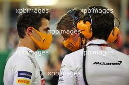 Lando Norris (GBR) McLaren on the grid. 06.12.2020. Formula 1 World Championship, Rd 16, Sakhir Grand Prix, Sakhir, Bahrain, Race Day.