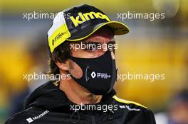 Fernando Alonso (ESP) Renault F1 Team on the grid. 06.12.2020. Formula 1 World Championship, Rd 16, Sakhir Grand Prix, Sakhir, Bahrain, Race Day.