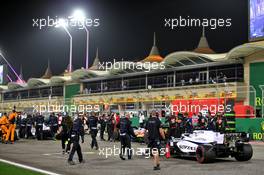 Jack Aitken (GBR) / (KOR) Williams Racing FW43 on the grid. 06.12.2020. Formula 1 World Championship, Rd 16, Sakhir Grand Prix, Sakhir, Bahrain, Race Day.