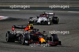 Alexander Albon (THA) Red Bull Racing RB16. 06.12.2020. Formula 1 World Championship, Rd 16, Sakhir Grand Prix, Sakhir, Bahrain, Race Day.