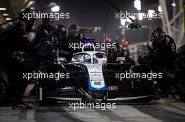 Jack Aitken (GBR) / (KOR) Williams Racing FW43 makes a pit stop. 06.12.2020. Formula 1 World Championship, Rd 16, Sakhir Grand Prix, Sakhir, Bahrain, Race Day.