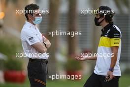 (L to R): Andrea Stella (ITA) McLaren Performance Director with Fernando Alonso (ESP) Renault F1 Team. 06.12.2020. Formula 1 World Championship, Rd 16, Sakhir Grand Prix, Sakhir, Bahrain, Race Day.
