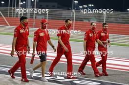 Sebastian Vettel (GER) Ferrari walks the circuit with the team. 03.12.2020. Formula 1 World Championship, Rd 16, Sakhir Grand Prix, Sakhir, Bahrain, Preparation Day.