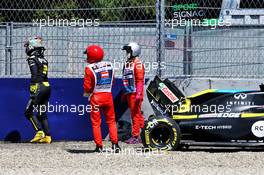 Daniel Ricciardo (AUS) Renault F1 Team RS20 crashed in the second practice session. 10.07.2020. Formula 1 World Championship, Rd 2, Steiermark Grand Prix, Spielberg, Austria, Practice Day.