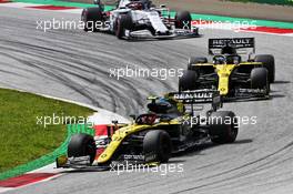 Esteban Ocon (FRA) Renault F1 Team RS20 leads team mate Daniel Ricciardo (AUS) Renault F1 Team RS20. 12.07.2020. Formula 1 World Championship, Rd 2, Steiermark Grand Prix, Spielberg, Austria, Race Day.