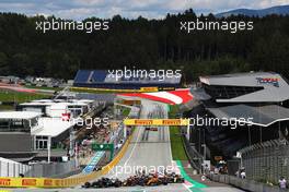 Lewis Hamilton (GBR) Mercedes AMG F1 W11 leads at the start of the race. 12.07.2020. Formula 1 World Championship, Rd 2, Steiermark Grand Prix, Spielberg, Austria, Race Day.
