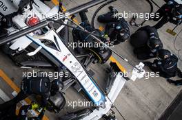 George Russell (GBR) Williams Racing FW43 makes a pit stop. 12.07.2020. Formula 1 World Championship, Rd 2, Steiermark Grand Prix, Spielberg, Austria, Race Day.
