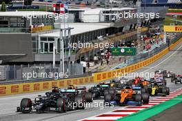 Lewis Hamilton (GBR) Mercedes AMG F1 W11 leads at the start of the race. 12.07.2020. Formula 1 World Championship, Rd 2, Steiermark Grand Prix, Spielberg, Austria, Race Day.