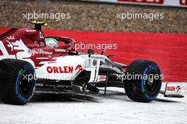 Antonio Giovinazzi (ITA) Alfa Romeo Racing C39 crashed in qualifying. 11.07.2020. Formula 1 World Championship, Rd 2, Steiermark Grand Prix, Spielberg, Austria, Qualifying Day.