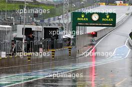 Heavy rain falls in the pits. 11.07.2020. Formula 1 World Championship, Rd 2, Steiermark Grand Prix, Spielberg, Austria, Qualifying Day.