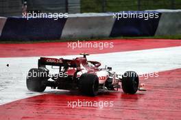 Antonio Giovinazzi (ITA) Alfa Romeo Racing C39 crashed in qualifying. 11.07.2020. Formula 1 World Championship, Rd 2, Steiermark Grand Prix, Spielberg, Austria, Qualifying Day.