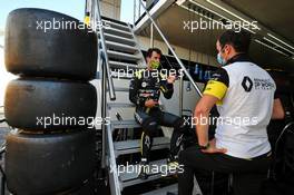 Daniel Ricciardo (AUS) Renault F1 Team with Karel Loos (BEL) Renault F1 Team Race Engineer. 11.09.2020. Formula 1 World Championship, Rd 9, Tuscan Grand Prix, Mugello, Italy, Practice Day.