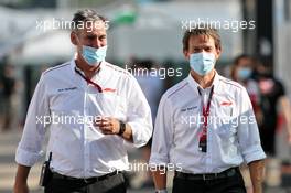 (L to R): Richard Springett (GBR) F1 Circuit Engineer Team Manager and Nat Butcher (GBR) F1 Senior Circuit Engineer.  11.09.2020. Formula 1 World Championship, Rd 9, Tuscan Grand Prix, Mugello, Italy, Practice Day.