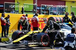 Esteban Ocon (FRA) Renault F1 Team RS20 on the grid. 13.09.2020. Formula 1 World Championship, Rd 9, Tuscan Grand Prix, Mugello, Italy, Race Day.