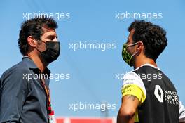 (L to R): Mark Webber (AUS) Channel 4 Presenter with Daniel Ricciardo (AUS) Renault F1 Team. 13.09.2020. Formula 1 World Championship, Rd 9, Tuscan Grand Prix, Mugello, Italy, Race Day.