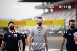 Daniil Kvyat (RUS) AlphaTauri walks the circuit with the team. 10.09.2020. Formula 1 World Championship, Rd 9, Tuscan Grand Prix, Mugello, Italy, Preparation Day.