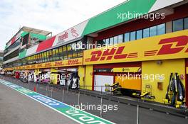 Circuit atmosphere - Renault F1 Team pit garages. 10.09.2020. Formula 1 World Championship, Rd 9, Tuscan Grand Prix, Mugello, Italy, Preparation Day.