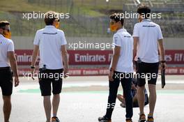 Lando Norris (GBR) McLaren walks the circuit with the team. 10.09.2020. Formula 1 World Championship, Rd 9, Tuscan Grand Prix, Mugello, Italy, Preparation Day.