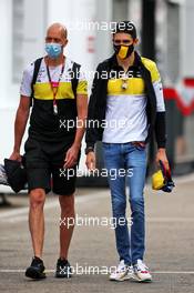 Esteban Ocon (FRA) Renault F1 Team with Dan Williams (GBR) Renault F1 Team Personal Trainer. 10.09.2020. Formula 1 World Championship, Rd 9, Tuscan Grand Prix, Mugello, Italy, Preparation Day.