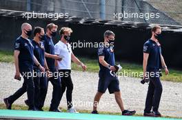 Pierre Gasly (FRA) AlphaTauri walks the circuit with the team. 10.09.2020. Formula 1 World Championship, Rd 9, Tuscan Grand Prix, Mugello, Italy, Preparation Day.
