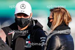 (L to R): Valtteri Bottas (FIN) Mercedes AMG F1 with girlfriend Tiffany Cromwell (AUS) Professional Cyclist. 13.11.2020 Formula 1 World Championship, Rd 14, Turkish Grand Prix, Istanbul, Turkey, Practice Day.