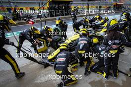 Daniel Ricciardo (AUS) Renault F1 Team RS20 makes a pit stop. 15.11.2020. Formula 1 World Championship, Rd 14, Turkish Grand Prix, Istanbul, Turkey, Race Day.