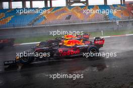 Alexander Albon (THA) Red Bull Racing RB16 and Max Verstappen (NLD) Red Bull Racing RB16 at the start of the race. 15.11.2020. Formula 1 World Championship, Rd 14, Turkish Grand Prix, Istanbul, Turkey, Race Day.