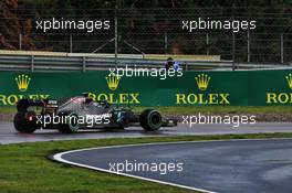 Valtteri Bottas (FIN) Mercedes AMG F1 W11 spins. 15.11.2020. Formula 1 World Championship, Rd 14, Turkish Grand Prix, Istanbul, Turkey, Race Day.