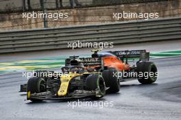 Daniel Ricciardo (AUS) Renault F1 Team RS20 and Lando Norris (GBR) McLaren MCL35 battle for position. 15.11.2020. Formula 1 World Championship, Rd 14, Turkish Grand Prix, Istanbul, Turkey, Race Day.