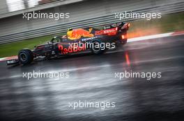 Alexander Albon (THA) Red Bull Racing RB16. 14.11.2020. Formula 1 World Championship, Rd 14, Turkish Grand Prix, Istanbul, Turkey, Qualifying Day.