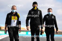 Esteban Ocon (FRA) Renault F1 Team walks the circuit with the team. 12.11.2020. Formula 1 World Championship, Rd 14, Turkish Grand Prix, Istanbul, Turkey, Preparation Day.