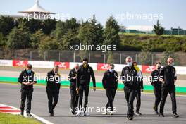 Esteban Ocon (FRA) Renault F1 Team walks the circuit with the team. 12.11.2020. Formula 1 World Championship, Rd 14, Turkish Grand Prix, Istanbul, Turkey, Preparation Day.
