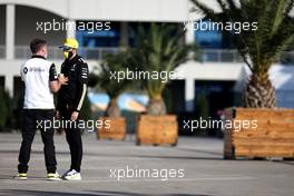 Esteban Ocon (FRA) Renault F1 Team with Alan Permane (GBR) Renault F1 Team Trackside Operations Director. 12.11.2020. Formula 1 World Championship, Rd 14, Turkish Grand Prix, Istanbul, Turkey, Preparation Day.