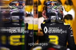 Daniel Ricciardo (AUS) Renault F1 Team. 11.12.2020. Formula 1 World Championship, Rd 17, Abu Dhabi Grand Prix, Yas Marina Circuit, Abu Dhabi, Practice Day.